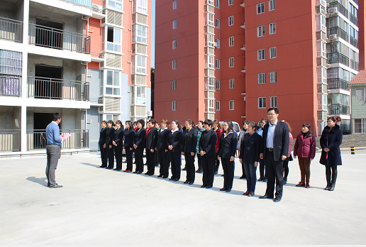 賢內(nèi)助家政服務公司在東岳社區(qū)養(yǎng)老服務中心舉行2014年度總結(jié)表彰.png